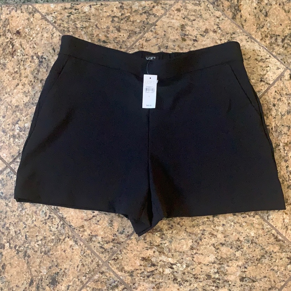 LOFT NEW SHORTS WITH POCKETS SOO CUTE (L) black!